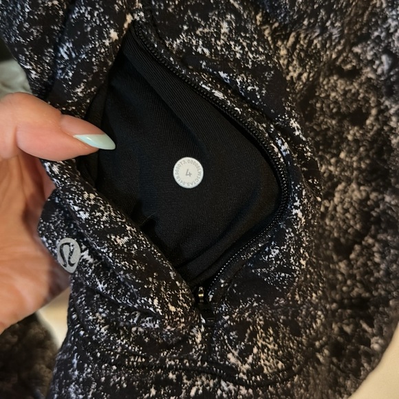LULULEMON | Outrun the Elements 1/2 Zipper - Picture 14 of 16